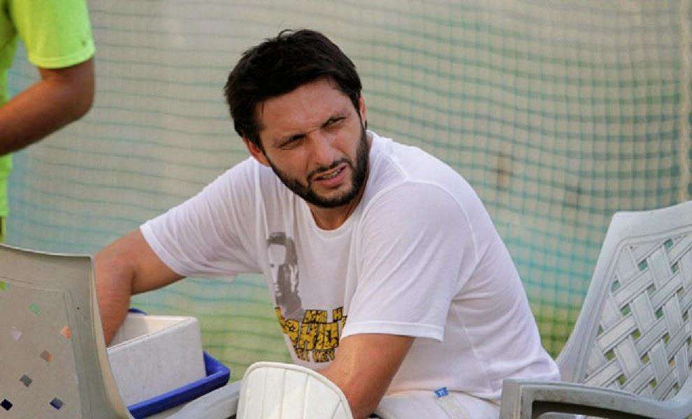 पूर्व कप्तान शाहिद अफरीदी ने इस खिलाड़ी को दी चेतावनी,कहा इस भारतीय गेंदबाज से बचकर रहना