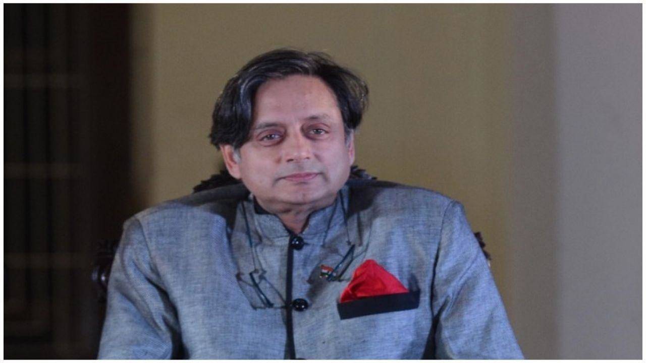 सरकार को संकट में ‘चेहरा छिपाने’ का मौका मिला है : Shashi Tharoor