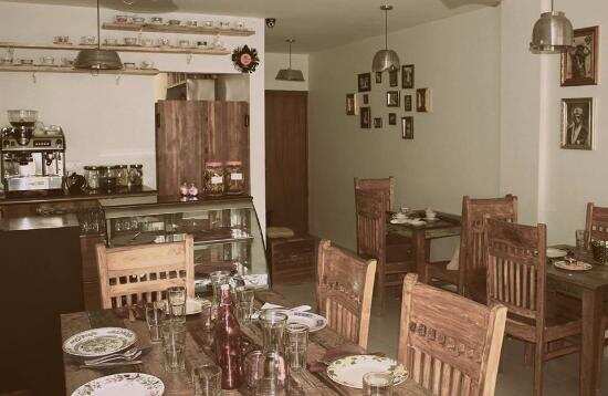 अगर आप हैं खाने के शौकीन तो जरूर जाएं अहमदाबाद के इन रेस्तरां में