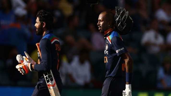 AUS vs IND: टीम इंडिया को लगा बड़ा झटका, जडेजा के हेल्मेट पर लगी खतरनाक बाउंसर