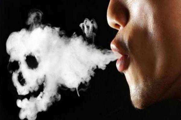 सिगरेट का धुआँ बन रहा है लोगों के अस्थमेन और कैंसर का कारक 