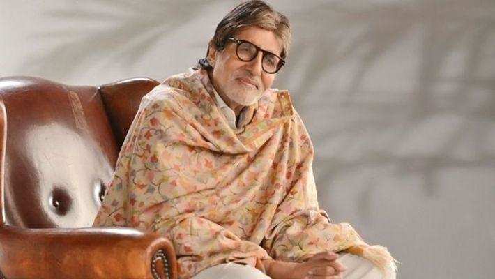 Amitabh Bachchan: पुराने दिनों की याद में खोए अमिताभ बच्चन, वायरल हो रही तस्वीर
