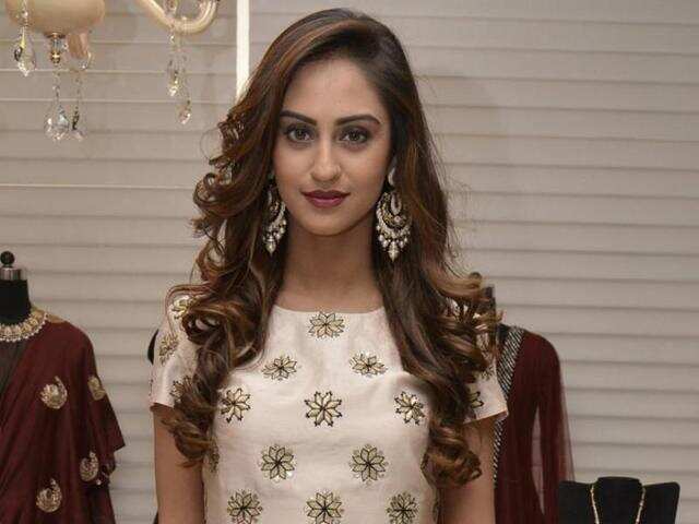 Krystle D’Souza को अमिताभ बच्चन के साथ देखकर भावुक हो गई थीं मां