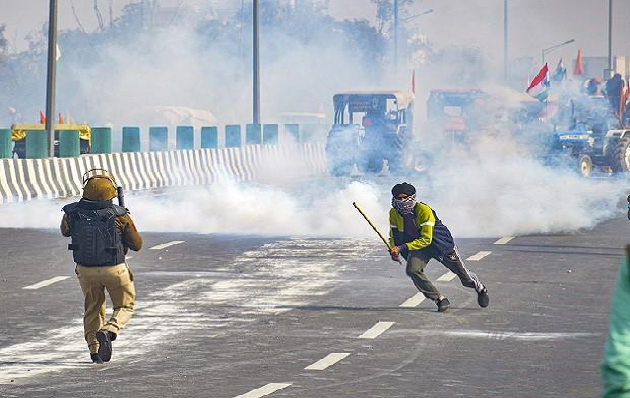 Farmers Protest Updates: क्या दिल्ली पुलिस की लापरवाही से हुई 26 जनवरी को हिंसा? जानें बड़ी वजह….
