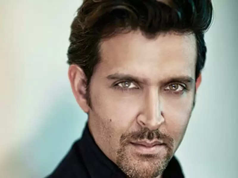 Heartthrob Hrithik Roshan takes up 21 days learning challenge & first learns Piano