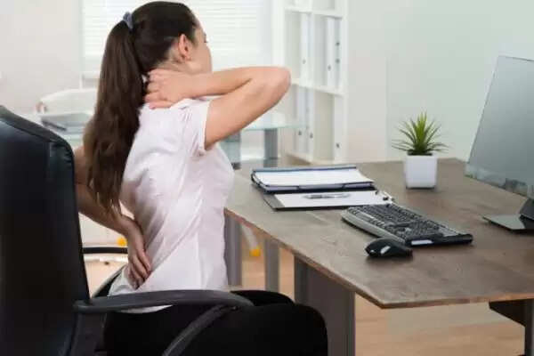 Health: ज्यादा देर तक न बैठें, क्योंकि आपको परेशानी हो सकती है
