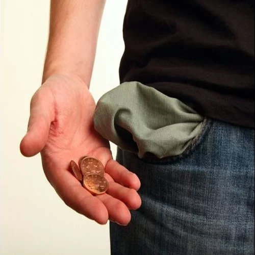 चलते वक्त कभी आपकी जेब से भी तो नहीं गिरे पैसे…