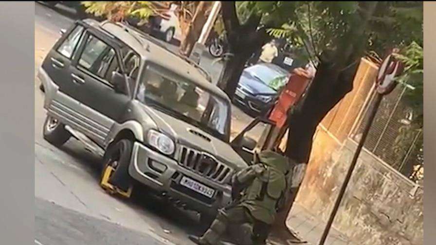 Mukesh Ambani :मुकेश अम्बानी के घर के बाहर मिली संदिग्ध गाडी जांच में जुटी पुलिस