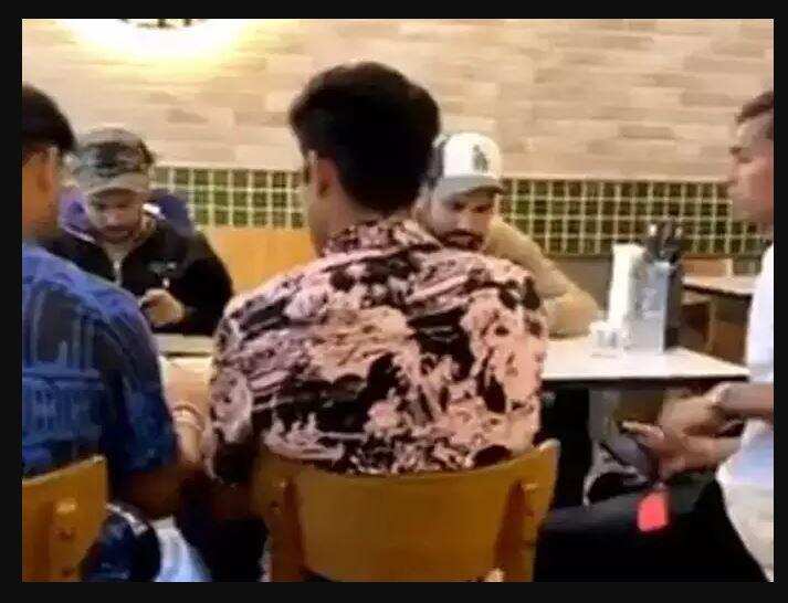 AUS दौरे पर  Rohit Sharma और टीम इंडिया के खिलाड़ियों ने खाया बीफ?  जानें क्या है मामला