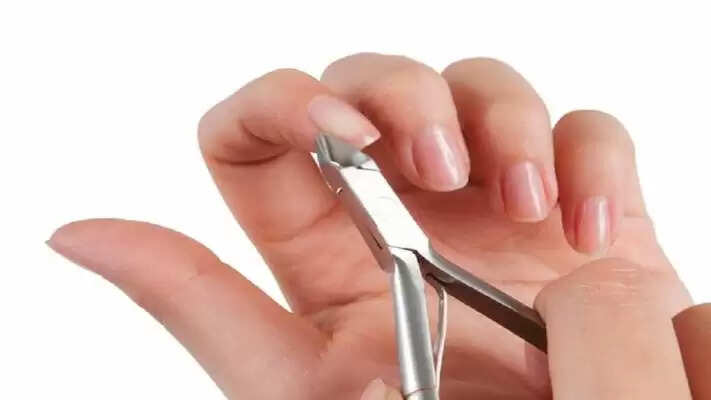 Nail: नाखून काटना हो सकता है खतरनाक,पढ़ें क्यों