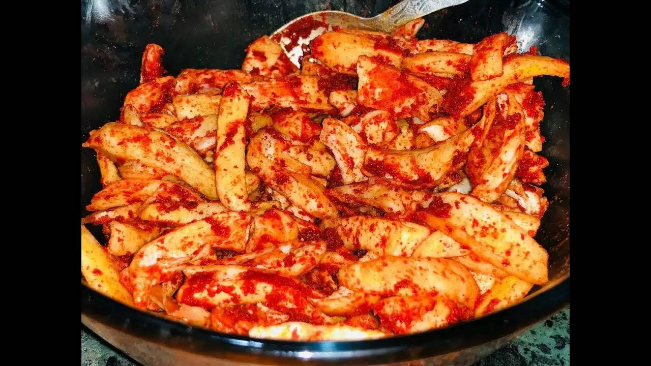 Recipe: गर्मियों में ‘हिंग का अचार’ और ‘सोलकढ़ी’ रेसिपी लेकर आएंगे मेन्यू में नया आयाम, जानिए इसे बनाने का तरीका