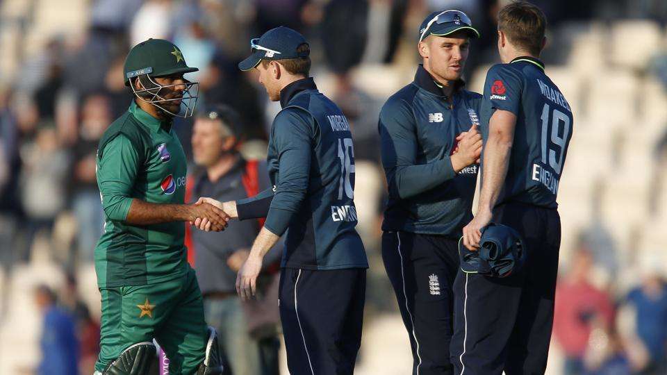 Engvs Pak: चौथे वनडे में पाक को मात देकर इंग्लैंड का सीरीज पर कब्जा