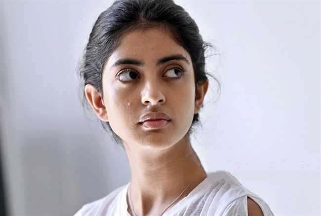 Navya Naveli Nanda: खुद को असुरक्षित महसूस करती हैं अमिताभ बच्चन की नातिन