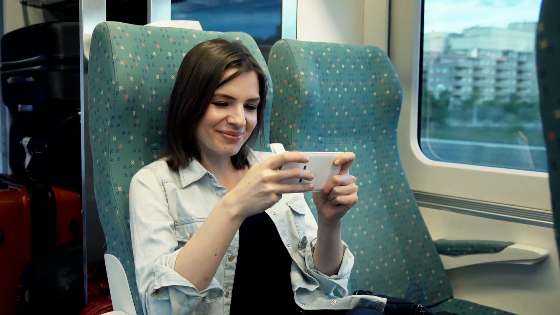शोध के आया सामने, स्मार्टफोन पर गेम खेलने वालों में 47 फीसदी महिलाएं