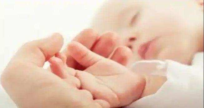 नवजात शिशु को लेकर कई मिथक है जुड़े नहीं माने इनको सच