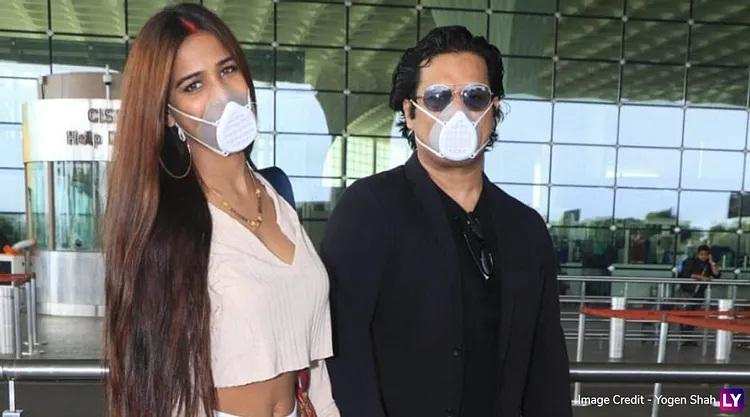Poonam Pandey: मुंबई एयरपोर्ट पर स्पॉट हुई पूनम पांडे, पति सैम के साथ निकली हनीमून मनाने