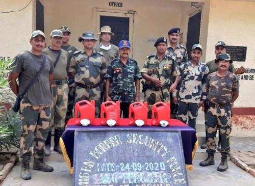 BSF ने पंजाब के फिरोजपुर में 13 किलो हेरोइन जब्त की