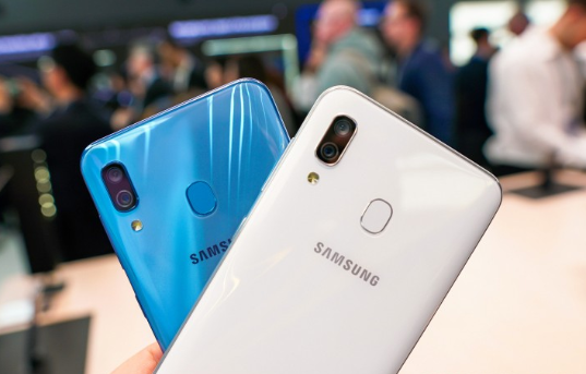 ट्रिपल रियर कैमरे के साथ Samsung Galaxy A30s जल्द हो सकता है लॉन्च