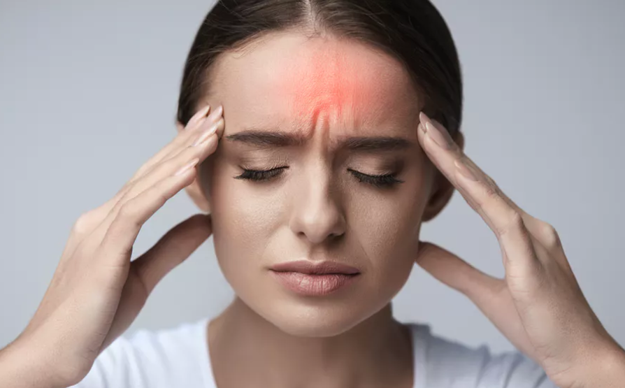 सिर दर्द का कारण  जरूरी नही है कोई बीमारी ही हो सकते हैं ये अजीब कारण 