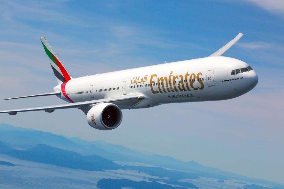 Emirates के पहले ऐसे विमान ने उड़ान भरी, जिसके सभी कर्मी ले चुके वैक्सीन