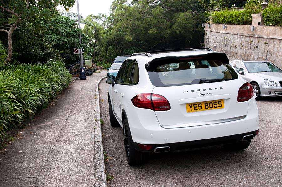 वाहनों के नंबर प्लेट से जुड़ी अहम जानकारी, जानिए किस रंग का क्या होता है मतलब