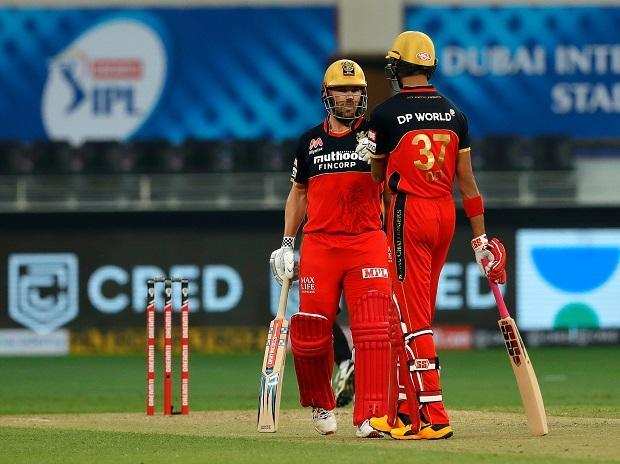 IPL 2020, SRH vs RCB Eliminator: सनराइजर्स हैदराबाद ने टॉस जीतकर लिया गेंदबाजी का फैसला