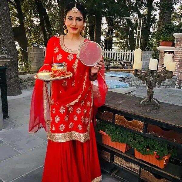 Karwa Chauth 2020: बॉलीवुड की इन अभिनेत्रियों ने ऐसे मनाया करवा चौथ का त्योहार, देखें तस्वीरें