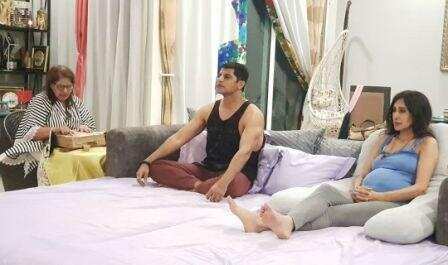 Karanvir Bohra makes his unborn baby listen to Bhagwad Gita