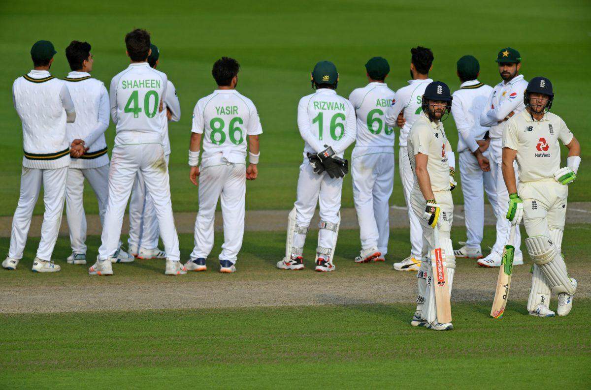 इस दिग्गज का दावा,  पहला टेस्ट गंवाने के बाद भी इंग्लैंड के खिलाफ सीरीज जीत सकती है पाकिस्तान