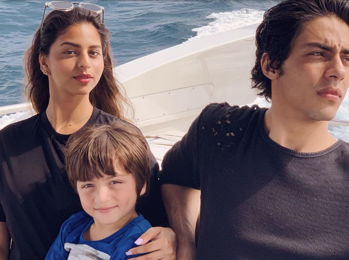 सोशल मीडिया पर शाहरूख खान की लाडली ने शेयर की रोते हुए तस्वीर, क्या है माजरा