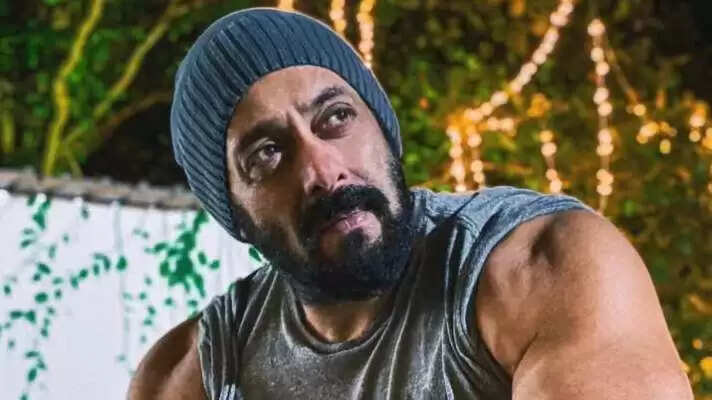Salman Khan ने लगवाई कोरोना वैक्सीन, सामने आई तस्वीर