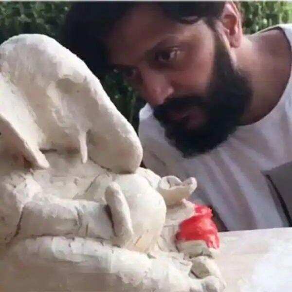 Ganesh Chturthi 2020: रह इस बार भी इन सेलेब्स ने अपने हाथ से बनाई बप्पा की मूर्ति