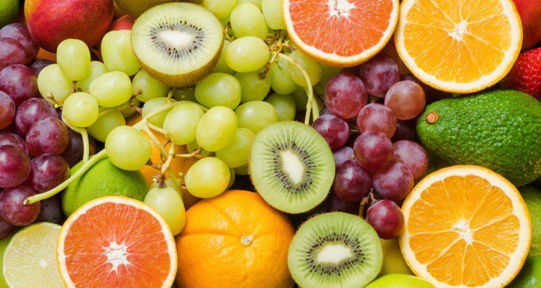 ऐसे फल जिनका सेवन देता है आपके बढ़ते वजन को मात और शरीर को भर देता है वितमीन्स से