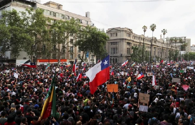 Latin America News:चिली में नए संविधान को लेकर जनमत संग्रह, वामपंथ को मिली जीत….