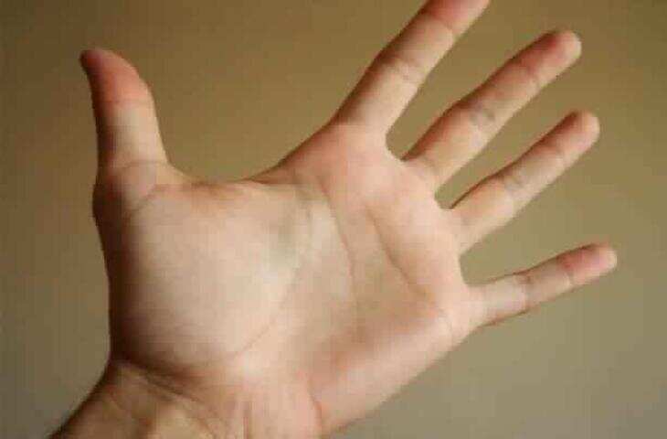 Palmistry reading lucky line on palm