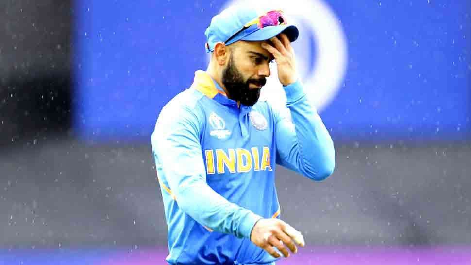 टीम इंडिया में कोहली को कप्तानी से हटाने के लिए खड़े हुए खिलाड़ी, उजागर हुई ये बात