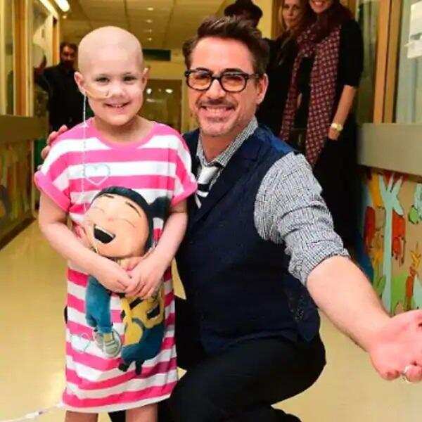 Hollywood Celeb: जब हॉलीवुड के इन सितारों ने पूरी की अपने फैंस की इच्छा, कोई पहुंच अस्पताल तो किसी ने बढ़ाया हौसला