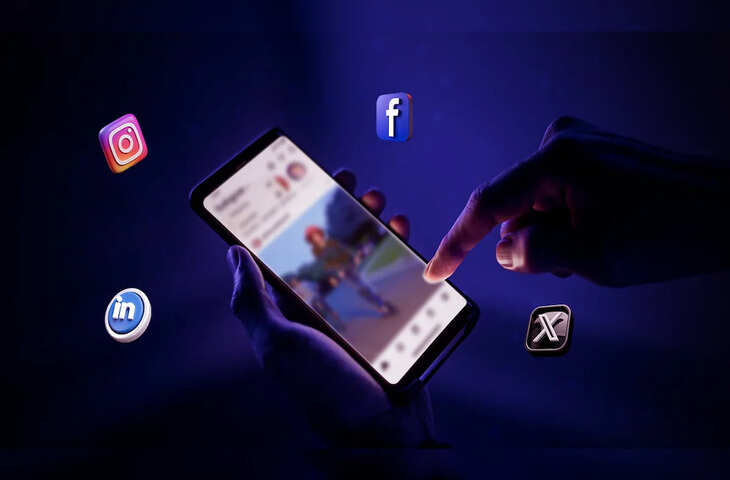 कोबरा के साथ जोखिम भरी करतब की वीडियो वायरल, सोशल मीडिया पर लोगों की सांसें थम गईं