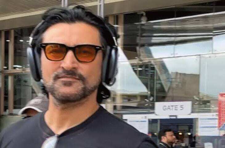 नए प्रोजेक्ट की शूटिंग के लिए जयपुर पहुंचे अभिनेता कुणाल कपूर, फुटेज में देंखे एयरपोर्ट पर फैंस ने घेरा; &lsquo;रंग दे बसंती&rsquo; से है पुराना कनेक्शन