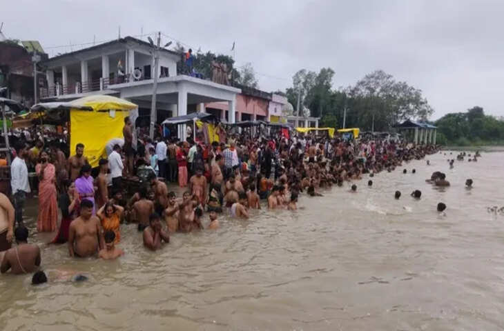 Sawan Purnima: सावन पूर्णिमा पर गंगा स्नान के बाद करें ये काम, गाय से लेकर गरीबों तक को भोजन कराने की परंपरा