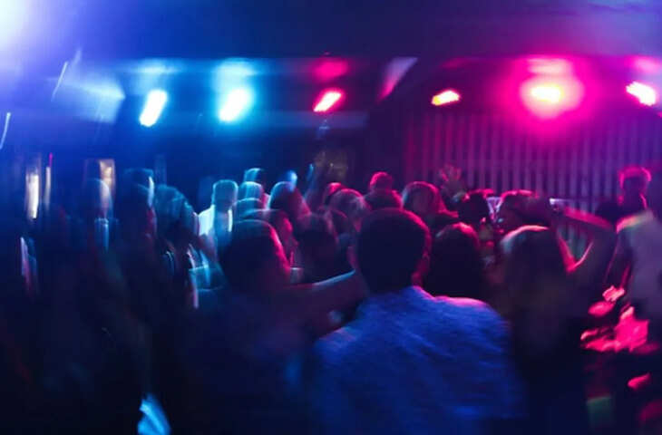 मुंबई के गोरेगांव में कॉन्सर्ट के दौरान ड्रग ओवरडोज से 2 छात्रों की मौत, एक्सक्लूसिव फुटेज में देंखे 5 गिरफ्तार