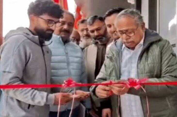 कश्मीर के पुलवामा में भारतीय मजदूर संघ का पहला स्थायी कार्यालय खुला, वीडियो में RSS नेता बोले- बच्चे अब पत्थर नहीं, किताबें उठाना चाहते हैं