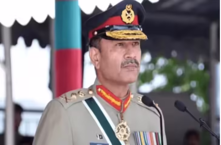 'भारत चमचमाती मर्सिडीज, हम डंपिंग ट्रक...आसिम मुनीर ने खुद ही उड़ा डाली पाकिस्तान की इज्जत की धज्जियाँ, इन्टरनेट पर वायरल हुआ बयान&nbsp;