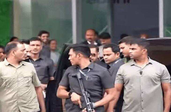 टाइगर श्रॉफ पर फायरिंग के बाद सलमान खान की सुरक्षा बढ़ी, वीडियो में जाने अक्षय कुमार के घर लग रही बुलेटप्रूफ शील्ड