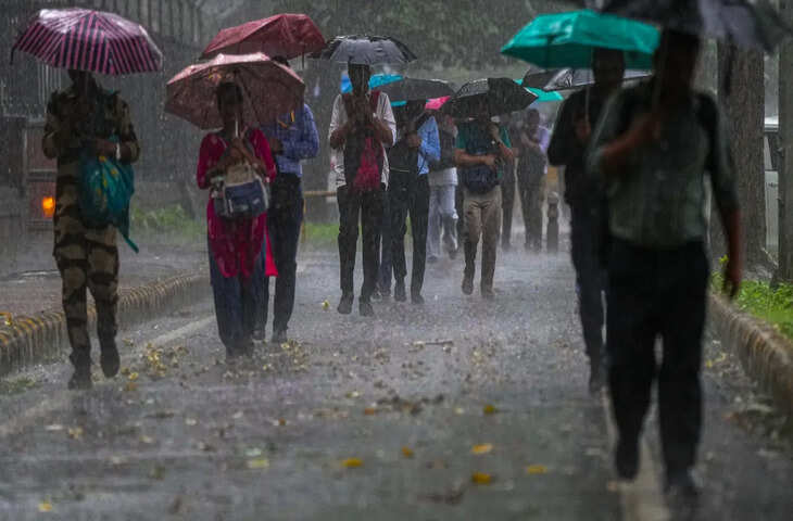 Weather Update: दिल्ली-NCR से पहाड़ों तक आफत बनी बारिश, उत्तराखंड में भारी बारिश की चेतावनी; कई राज्यों में अलर्ट​​​​​​​