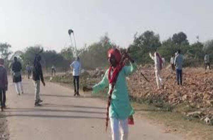 डूंगरपुर के भीलूड़ा गांव में पत्थर मार होली, 35 लोग घायल