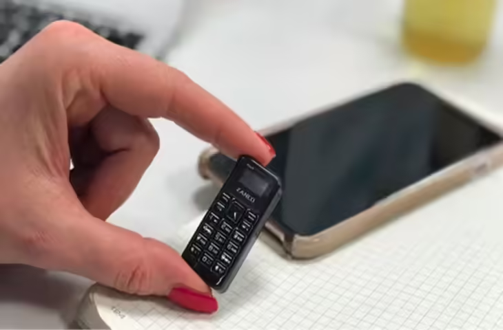 इतने छोटे कि माचिस के डिब्बे में भी आ जाएं! जानिए कौन से है दुनिया के 5 सबसे छोटे स्मार्टफोन और उनकी खासियत ?