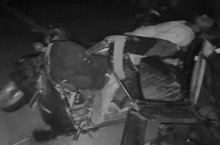 छपरा में ट्रक ने ऑटो को मारी टक्कर, मां-बेटे समेत 4 की मौत; गैस कटर से काटकर निकाले गए शव