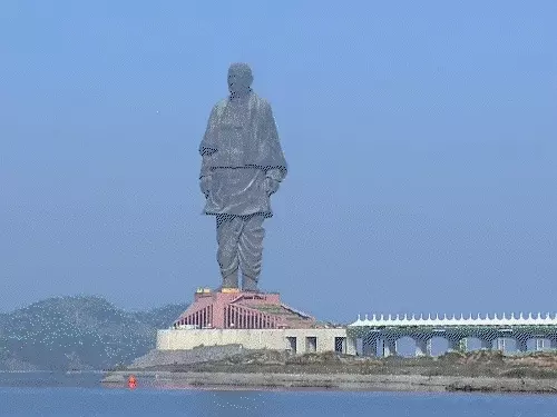 National Unity Day: सरदार पटेल की 151वीं जयंती पर PM मोदी ने दी श्रद्धांजलि, 400 करोड़ से अधिक की योजनाओं की सौगात