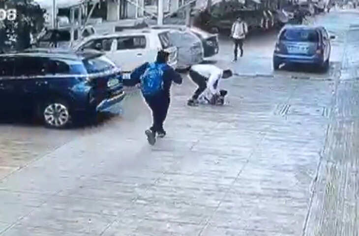 रोंगटे खड़े कर देने वाला वीडियो: सोसाइटी में खेलते बच्चे पर चढ़कर गई कार, मौके पर मौत&nbsp;